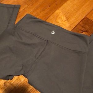 Lululemon grey luon crops